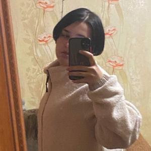 Девушки в Калининграде: Эвелина, 18 - ищет парня из Калининграда