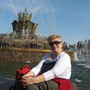 Людмила, 70 лет, Москва