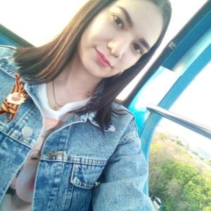 Девушки в Таганроге: Алёна, 23 - ищет парня из Таганрога