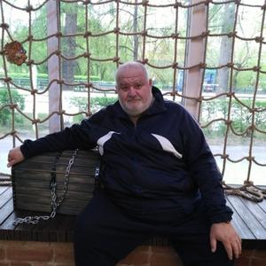 Александр, 57 лет, Северск