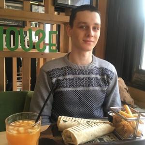 Парни в Апшеронске: Евгений, 28 - ищет девушку из Апшеронска