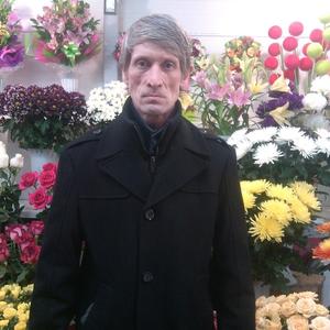 Игорь, 55 лет, Волжский