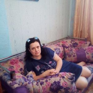 Девушки в Саратове: Елена, 41 - ищет парня из Саратова