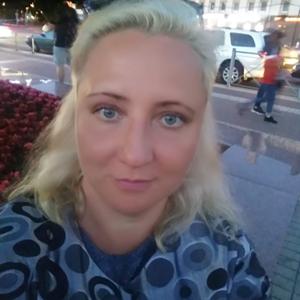 Девушки в Мурманске: Карин, 45 - ищет парня из Мурманска