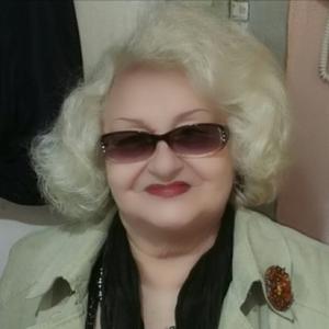 Девушки в Саратове: Ирина, 75 - ищет парня из Саратова