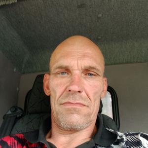 Игорь, 52 года, Губаха