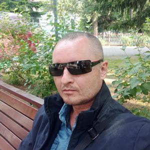 Парни в Томске: Виталий, 45 - ищет девушку из Томска