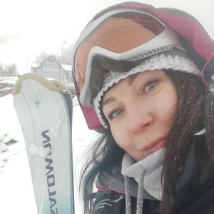 Девушки в Новокузнецке: Марина, 49 - ищет парня из Новокузнецка