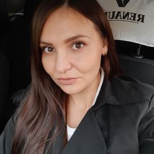 Девушки в Пскове: Yuliya, 38 - ищет парня из Пскова
