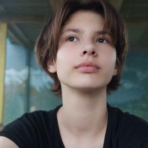 Девушки в Новоалтайске: Виктория, 19 - ищет парня из Новоалтайска