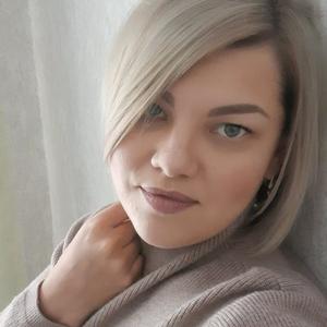 Девушки в Соликамске: Юлия, 40 - ищет парня из Соликамска