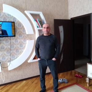 Парни в Баку: Шахин, 45 - ищет девушку из Баку