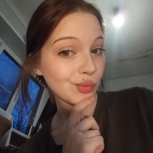 Девушки в Волгограде: Алинса, 19 - ищет парня из Волгограда