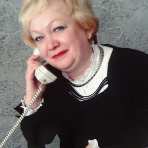 Елена, 70 лет, Москва