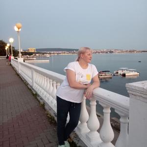 Девушки в Краснодаре (Краснодарский край): Катя, 40 - ищет парня из Краснодара (Краснодарский край)
