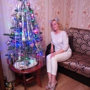 Девушки в Петрозаводске: Анна, 57 - ищет парня из Петрозаводска