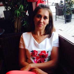 Девушки в Нефтеюганске: Марина, 39 - ищет парня из Нефтеюганска