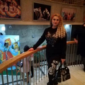 Девушки в Волгограде: Ирина, 42 - ищет парня из Волгограда