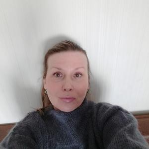 Девушки в Саратове: Наталья, 51 - ищет парня из Саратова