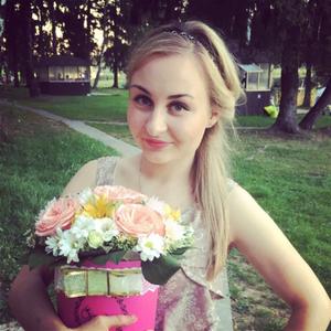 Девушки в Наро-Фоминске: Елена, 27 - ищет парня из Наро-Фоминска