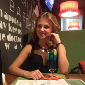 Девушки в Волгограде: Алина, 27 - ищет парня из Волгограда