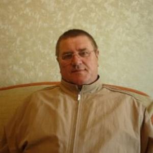 Анатолий, 67 лет, Нягань