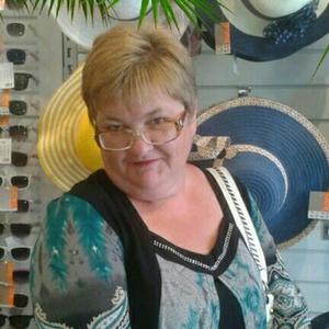 Девушки в Лабинске: Валентина, 66 - ищет парня из Лабинска