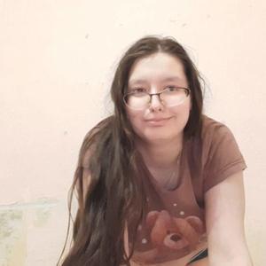 Девушки в Казани (Татарстан): Эльвина, 21 - ищет парня из Казани (Татарстан)