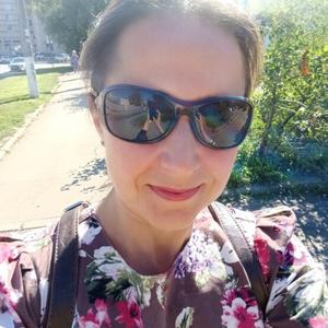 Девушки в Петергофе: Ekaterina, 45 - ищет парня из Петергофа