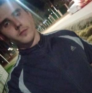 Парни в Арсеньеве: Макс, 21 - ищет девушку из Арсеньева