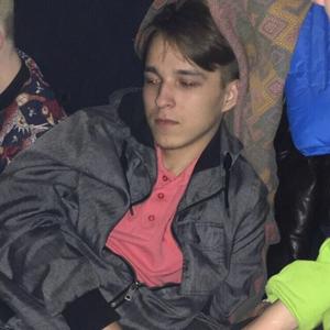 Парни в Новочебоксарске: Паша, 24 - ищет девушку из Новочебоксарска