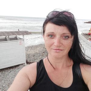 Девушки в Донецке: Елена, 39 - ищет парня из Донецка