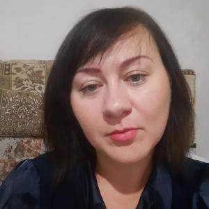 Девушки в Азове: Елена, 40 - ищет парня из Азова