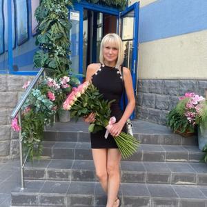 Девушки в Волгограде: Елена, 40 - ищет парня из Волгограда