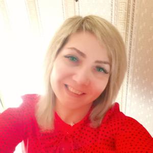 Девушки в Вологде: Оксана, 43 - ищет парня из Вологды