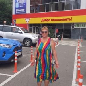 Девушки в Армавире: Людмила, 61 - ищет парня из Армавира