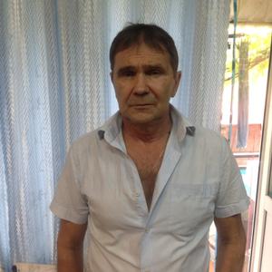 Виктор, 66 лет, Саратов