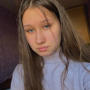 Парни в Екатеринбурге: Алина, 18 - ищет девушку из Екатеринбурга