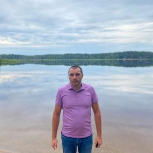Парни в Великий Новгороде: Сергей, 41 - ищет девушку из Великий Новгорода