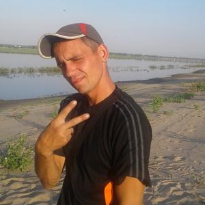 Парни в Волгограде: Николай, 38 - ищет девушку из Волгограда
