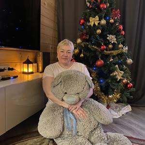 Девушки в Новокузнецке: Оксана, 51 - ищет парня из Новокузнецка