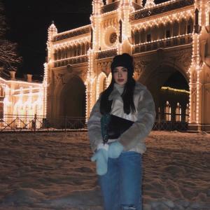 Девушки в Санкт-Петербурге: Алина, 22 - ищет парня из Санкт-Петербурга
