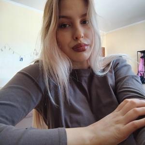 Девушки в Кемерово: Елизавета, 19 - ищет парня из Кемерово