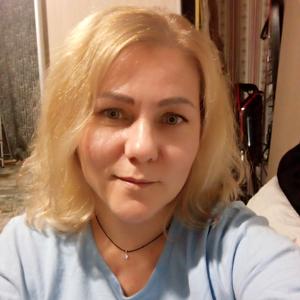 Девушки в Первоуральске: Ксения, 44 - ищет парня из Первоуральска