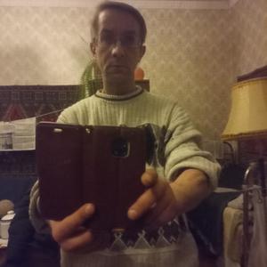 Парни в Гатчине: Алексей, 45 - ищет девушку из Гатчины