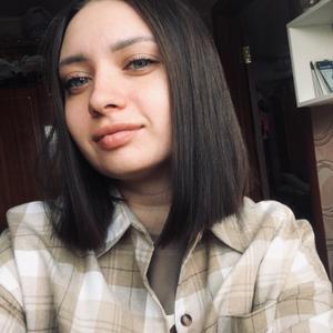 Девушки в Челябинске: Полина, 25 - ищет парня из Челябинска