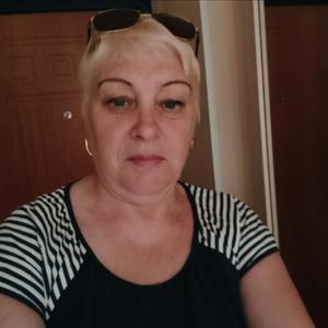 Девушки в Новочебоксарске: Валентина Валентина, 66 - ищет парня из Новочебоксарска