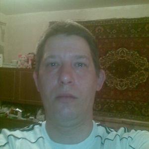 Валентин, 46 лет, Волхов