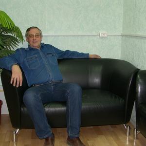 Геннадий, 70 лет, Казань