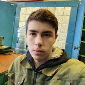 Парни в Челябинске: Влад, 22 - ищет девушку из Челябинска